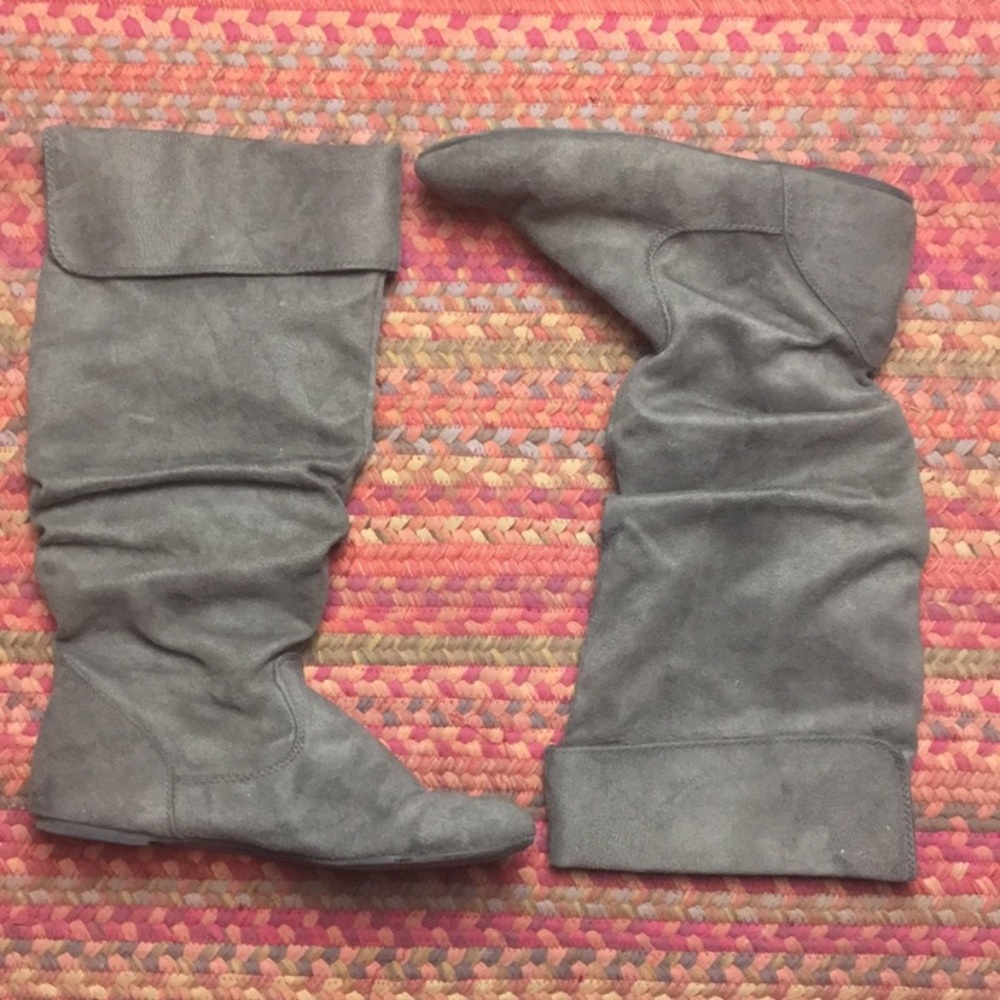 Gray slouchy boots